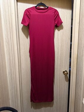 Ribbed Short-Sleeve Maxi Dress - Red